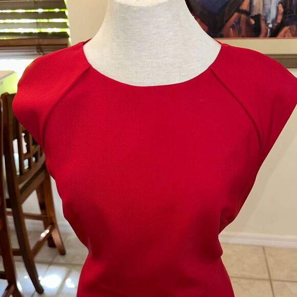 Tahari Elegant Red Cap Sleeve Dress Size 12 - Picture 4 of 10